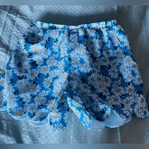 Girls Daisy Pattern Shorts